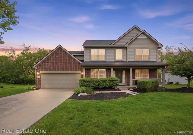 2nd image of 1786 Four Seasons Dr, Howell, MI 48843 | MLS# 60994929