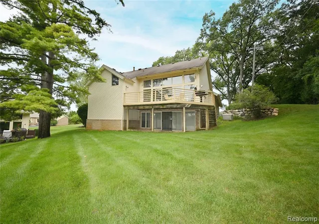 36th image of 6401 Apple Grove Ln, Bloomfield Hills, MI 48301 | MLS# 61022075