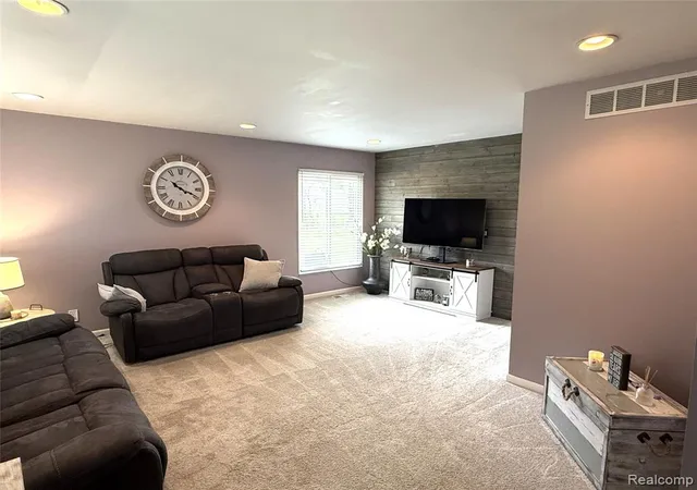 Homes for sale in Madison Heights, MI | 27860 Park Ct, Madison Heights, MI 48071 | MLS# 60989306