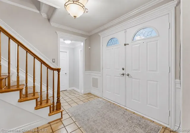 Photo 5 of Sale Pending at 29042 Raleigh Rd, Farmington Hills, MI 48336 1453 | MLS# 61023099 | Listing updated on 2026-09-03