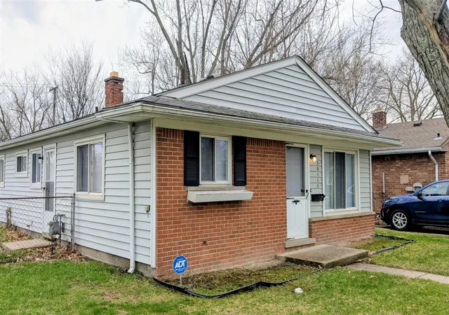 3rd image of 30113 Hazelwood St, Inkster, MI 48141 | MLS# 70524792