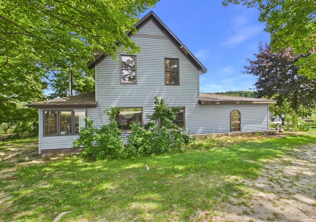 2nd image of 4200 N Putnam Rd, Suttons Bay, MI 49682 | MLS# 80072518
