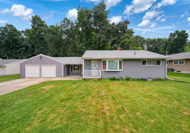 Homes for sale in Jackson, MI | 1511 Strathmoor Ln, Jackson, MI 49203 | MLS# 70544324