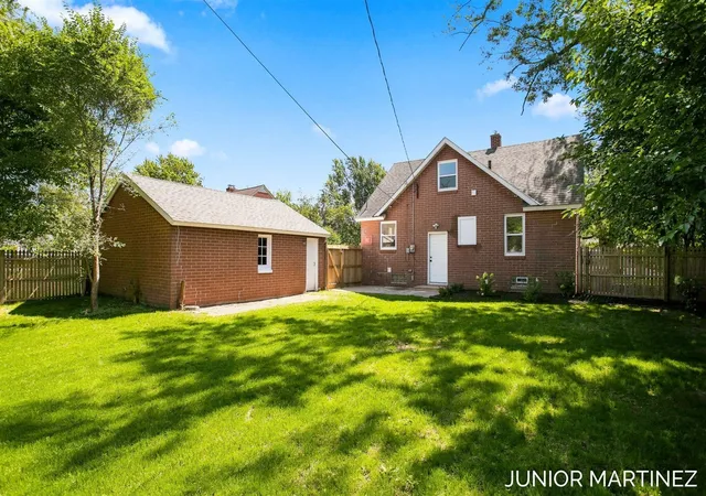 Photo 3 of Single family home for sale at 23 E 35th Street, Holland, MI 49423 | MLS# 70555665 | Listing updated on 2026-08-31
