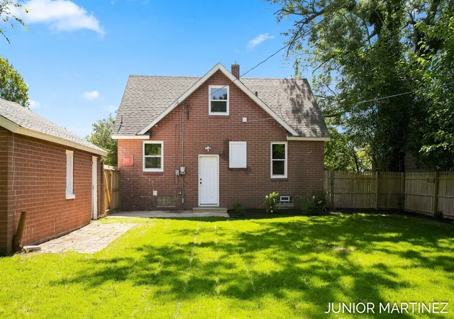 Photo 4 of Single family home for sale at 23 E 35th Street, Holland, MI 49423 | MLS# 70555665 | Listing updated on 2026-08-31