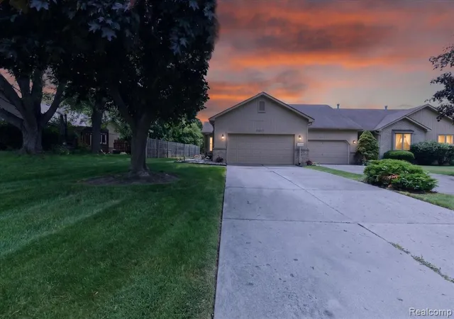 Homes for sale in Flint, MI | 6407 Western Wy, Flint, MI 48532 2052 | MLS# 61003098