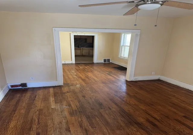 3rd image of 6608 Majestic St, Detroit, MI 48210 | MLS# 70498522