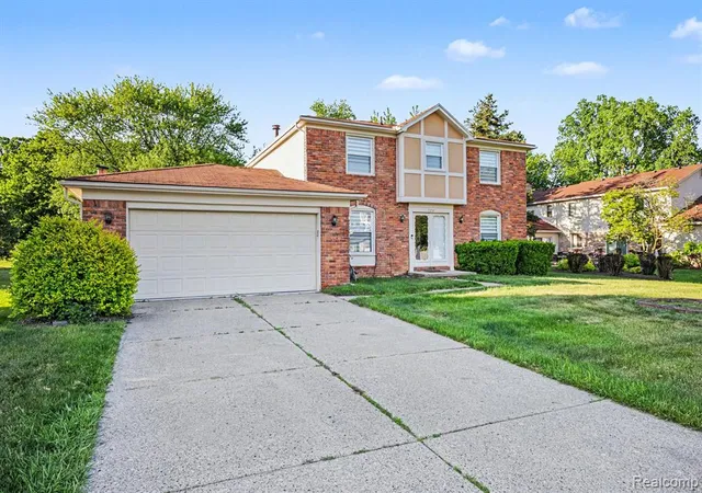 Photo 3 of Single family home for sale at 28945 Nottoway Dr, Farmington Hills, MI 48331 | MLS# 61007552 | Listing updated on 2026-07-07