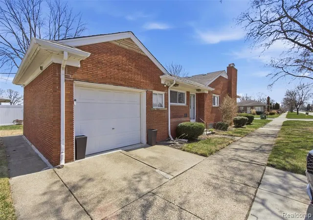 Homes for sale in Eastpointe, MI | 17005 Collinson Ave, Eastpointe, MI 48021 | MLS# 60983919