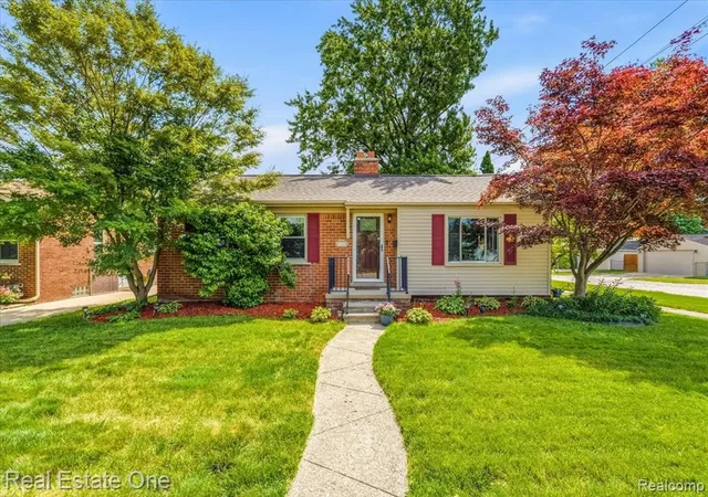Homes for sale in Livonia, MI | 9900 Brookfield St, Livonia, MI 48150 | MLS# 61006067