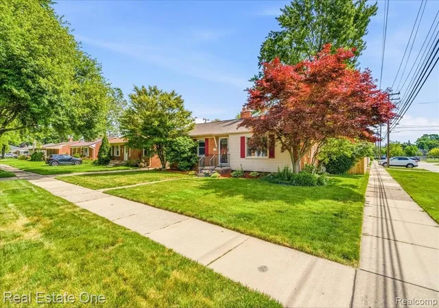 Homes for sale in Livonia, MI | 9900 Brookfield St, Livonia, MI 48150 | MLS# 61006067