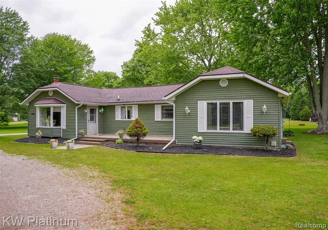 Homes for sale in Kimball, MI | 5324 Ravenswood Rd, Kimball, MI 48074 | MLS# 61000185