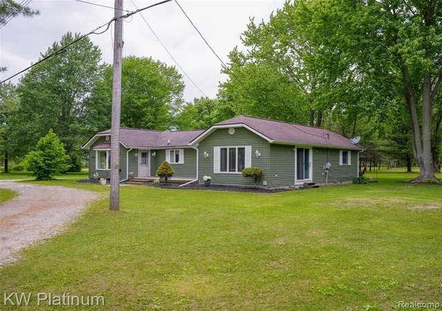 Homes for sale in Kimball, MI | 5324 Ravenswood Rd, Kimball, MI 48074 | MLS# 61000185