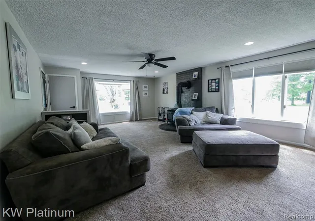 Homes for sale in Kimball, MI | 5324 Ravenswood Rd, Kimball, MI 48074 | MLS# 61000185