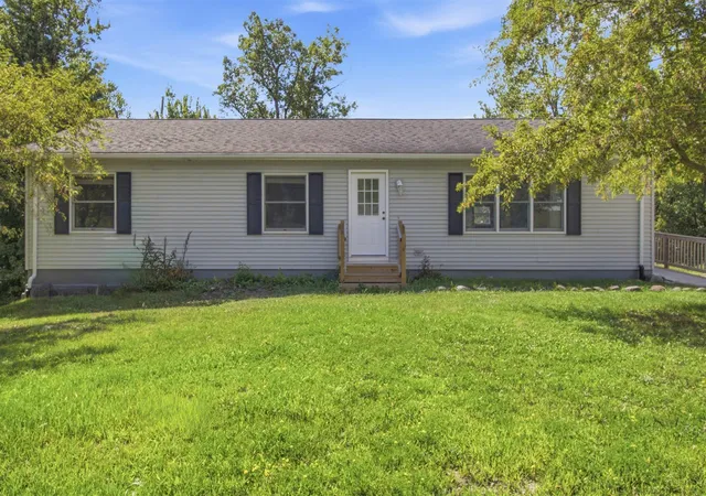 Photo 1 of Sale Pending at 11426 Ravenswood Ln, Holly, MI 48442 | MLS# 70553656 | Listing updated on 2026-09-11
