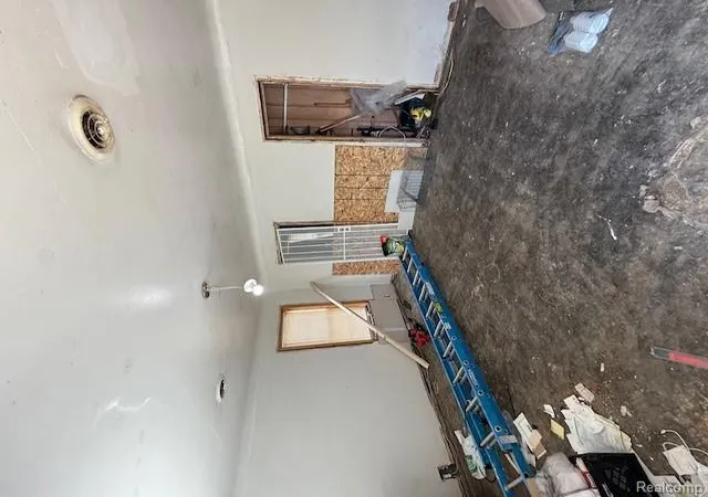 2nd image of 21562 W Davison St, Detroit, MI 48223 | MLS# 60990318