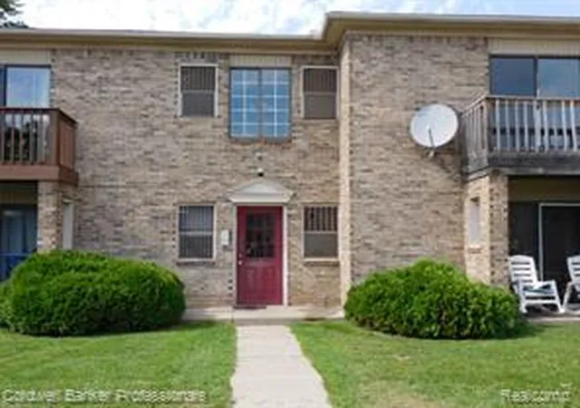 Homes for sale in Madison Heights, MI | 284 E 13 Mile Rd, Madison Heights, MI 48071 | MLS# 61008444