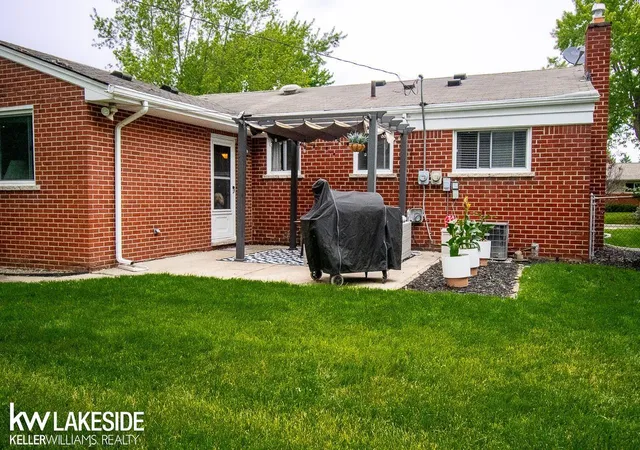 Homes for sale in Fraser, MI | 18530 Bittersweet St, Fraser, MI 48026 | MLS# 50212201