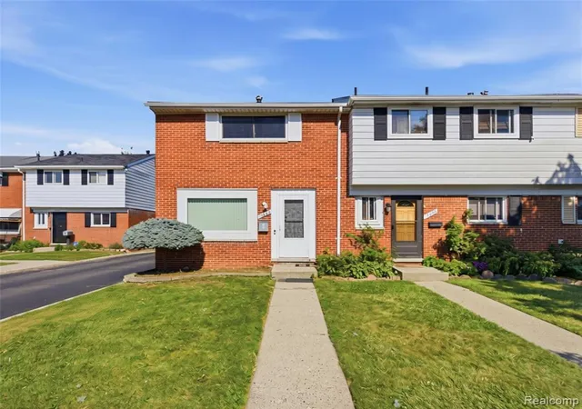 Photo 1 of Sale Pending at 19889 Susan Ct, Clinton Township, MI 48035 | MLS# 61018482 | Listing updated on 2026-08-14