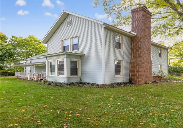 Photo 3 of Sale Pending at 2216 Burton Rd, Niles, MI 49120 | MLS# 70498973 | Listing updated on 2025-11-18