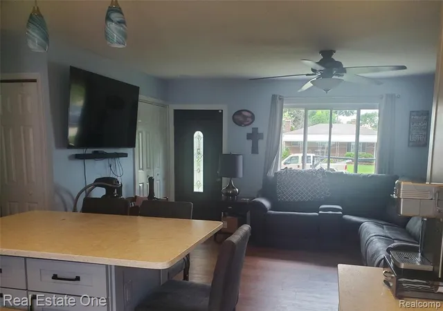 Photo 3 of Single family home for sale at 31054 Gardendale Dr, Warren, MI 48088 2002 | MLS# 61024512 | Listing updated on 2026-09-13