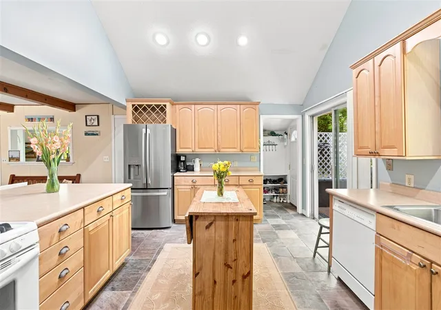 Photo 3 of Single family home for sale at 2991 W Marquette Woods Rd, Stevensville, MI 49127 | MLS# 70553576 | Listing updated on 2026-09-01