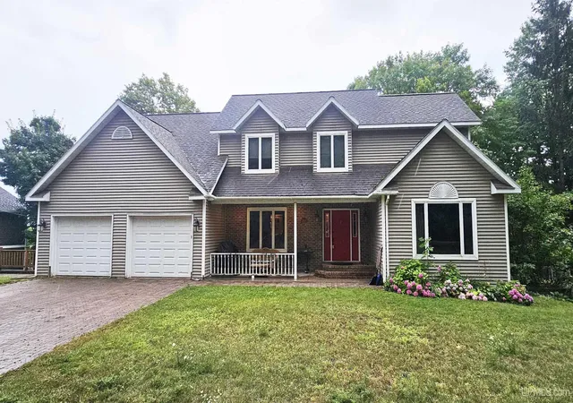 Homes for sale in Hancock, MI | 19869 Lakeview Dr, Hancock, MI 49930 | MLS# 50211380