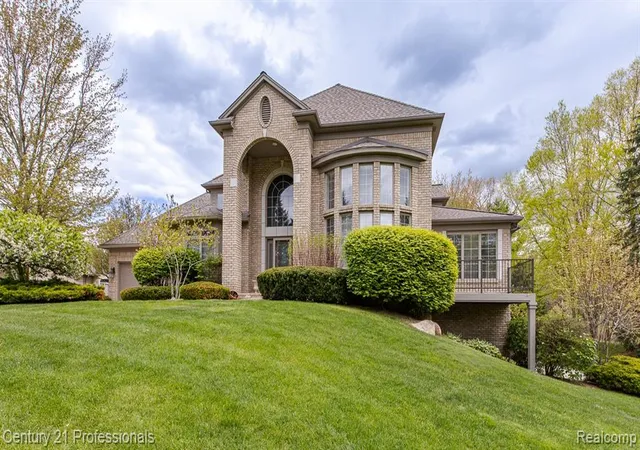 2nd image of 6410 Enclave Dr, Clarkston, MI 48348 4858 | MLS# 60992457
