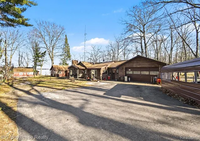 Homes for sale in Hubbard Lake, MI | 5872 Mount Maria Rd, Hubbard Lake, MI 49747 | MLS# 60985632