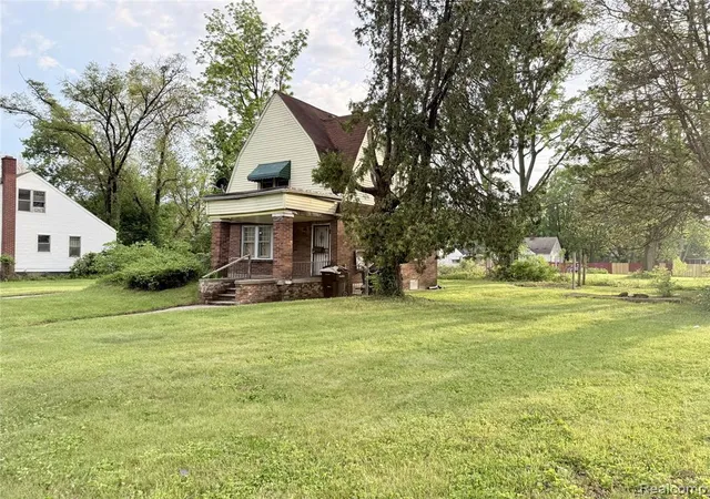 2nd image of 17245 Evergreen Rd, Detroit, MI 48219 | MLS# 60991194