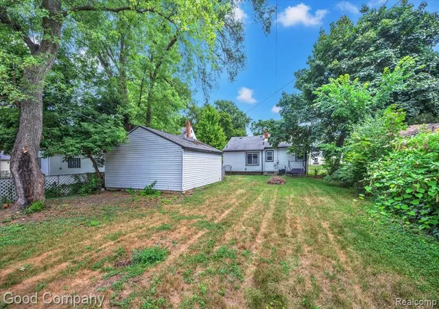Photo 5 of Sale Pending at 23201 Manistee St, Oak Park, MI 48237 | MLS# 61021634 | Listing updated on 2026-09-06