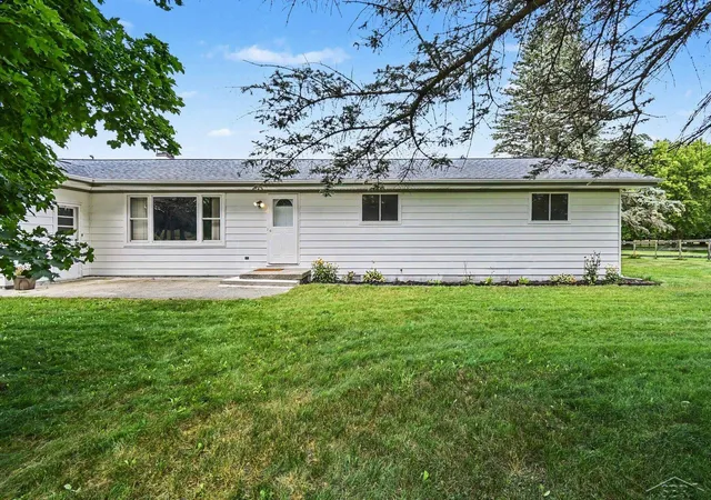 1st image of 14460 Collier Rd, Hemlock, MI 48626 | MLS# 50216412