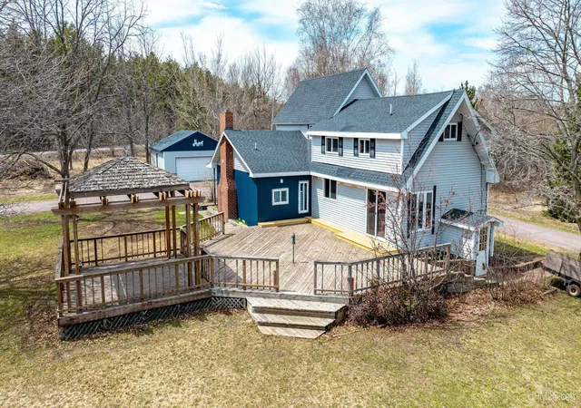 Homes for sale in Hancock, MI | 49908 West St, Hancock, MI 49930 | MLS# 50207117