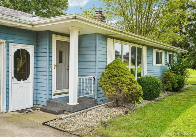 Photo 3 of Single family home for sale at 3981 S State Rd, Owosso, MI 48867 9710 | MLS# 61025261 | Listing updated on 2026-09-01