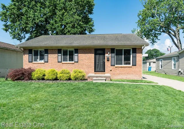 Homes for sale in Madison Heights, MI | 26649 Groveland St, Madison Heights, MI 48071 | MLS# 61009863