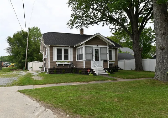 3rd image of 2362 Denmark St, Muskegon, MI 49441 | MLS# 70554442