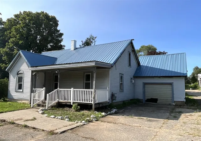 Photo 1 of Sale Pending at 2031 10 Mile Rd, Comstock Park, MI 49321 | MLS# 70554423 | Listing updated on 2026-09-09