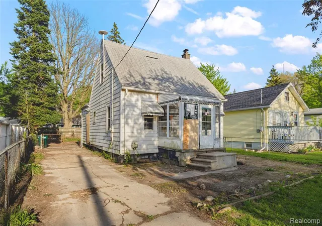 Homes for sale in Lansing, MI | 3713 Lowcroft Ave, Lansing, MI 48910 | MLS# 60991360