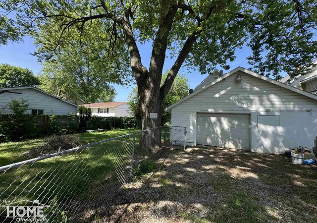 Homes for sale in Owosso, MI | 609 Broadway Ave, Owosso, MI 48867 | MLS# 50179678