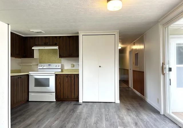 Photo 4 of Sale Pending at 515 N Intake Park Rd, Manistique, MI 49854 | MLS# 50218170 | Listing updated on 2026-10-08