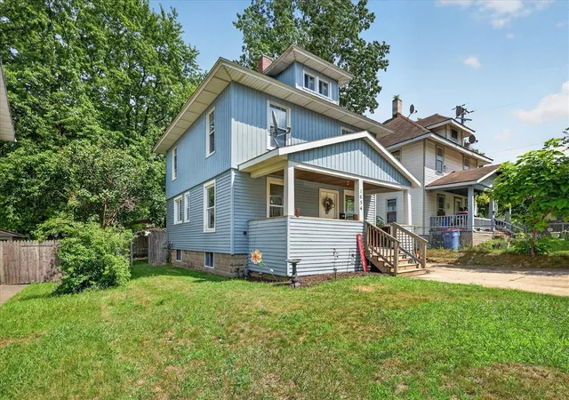 Photo 2 of Sale Pending at 1654 Horton Ave, Grand Rapids, MI 49507 | MLS# 70553275 | Listing updated on 2026-10-06