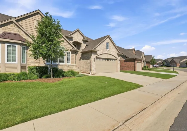 31st image of 5272 Hawkseye Tr, Warren, MI 48092 | MLS# 50214634