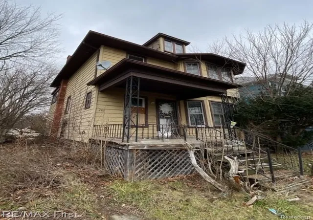 Homes for sale in Highland Park, MI | 209 Connecticut St, Highland Park, MI 48203 | MLS# 60978116