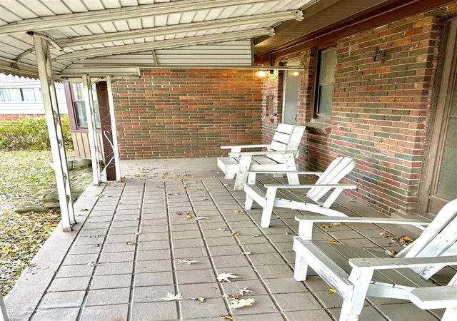 3rd image of 15067 Warwick St, Detroit, MI 48223 | MLS# 70507516