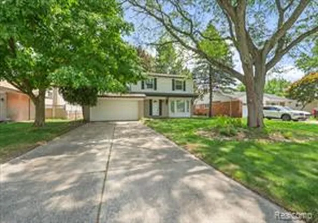 3rd image of 23370 Brandywynne St, Southfield, MI 48033 | MLS# 61009178