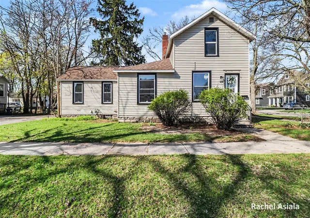 Homes for sale in Muskegon, MI | 1203 4th St, Muskegon, MI 49441 | MLS# 70531809