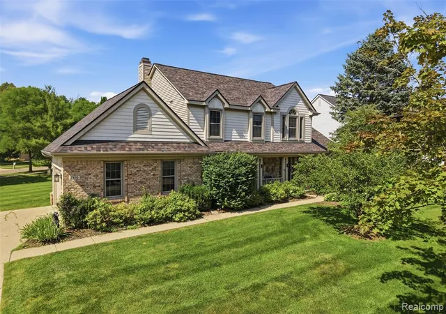 Homes for sale in Wixom, MI | 4110 Castlewood Dr, Wixom, MI 48393 | MLS# 61009931