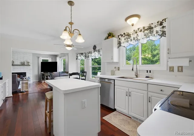 Homes for sale in Wixom, MI | 4110 Castlewood Dr, Wixom, MI 48393 | MLS# 61009931