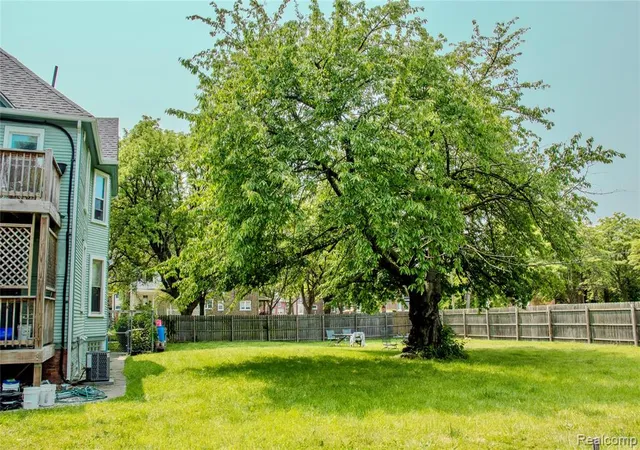 4th image of 403 Mt Vernon St, Detroit, MI 48202 | MLS# 60404110