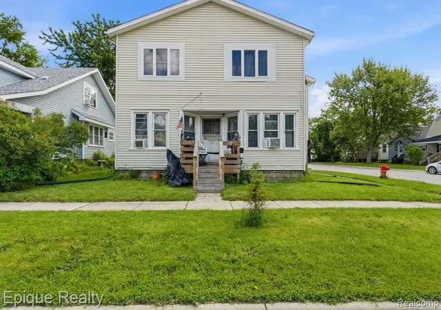 Homes for sale in Port Huron, MI | 1334 13th St, Port Huron, MI 48060 | MLS# 61005187